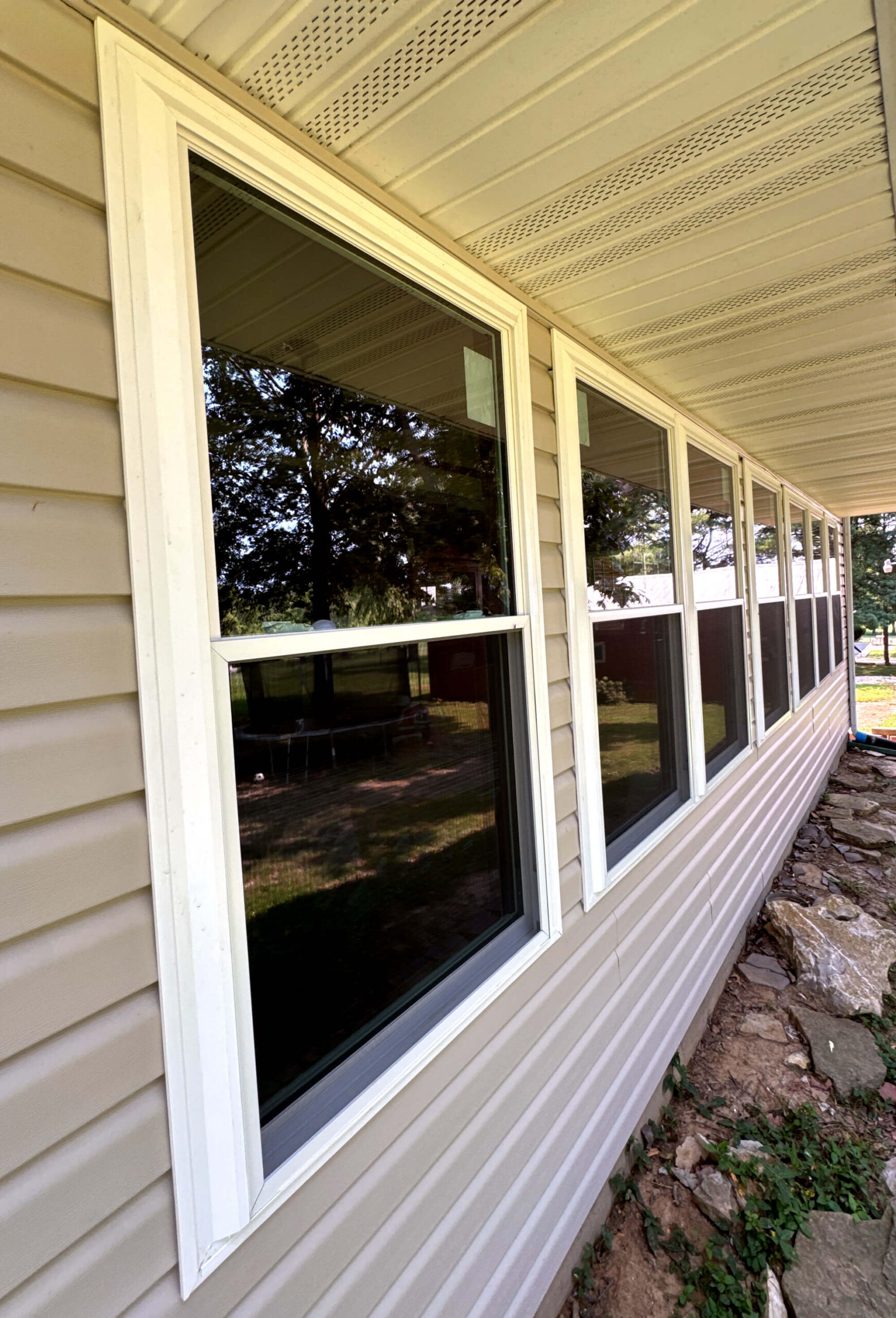 Vinyl Kraft windows installed in house